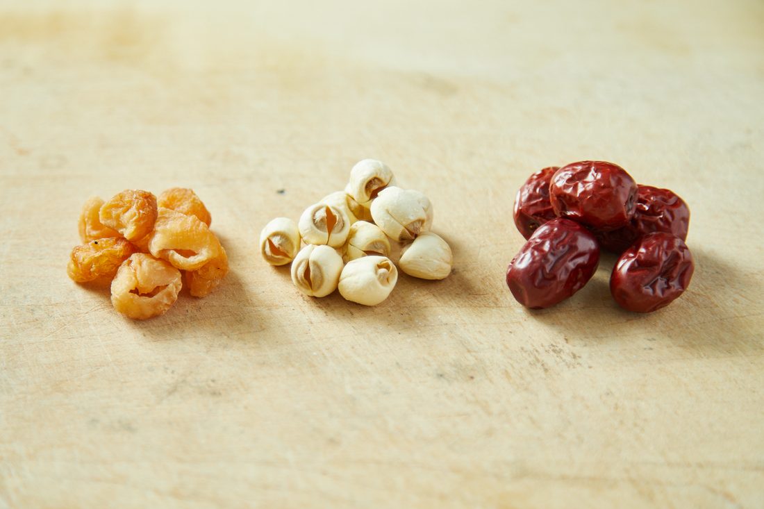 Red dates and longan — warming, blood-building sitting month ingredients